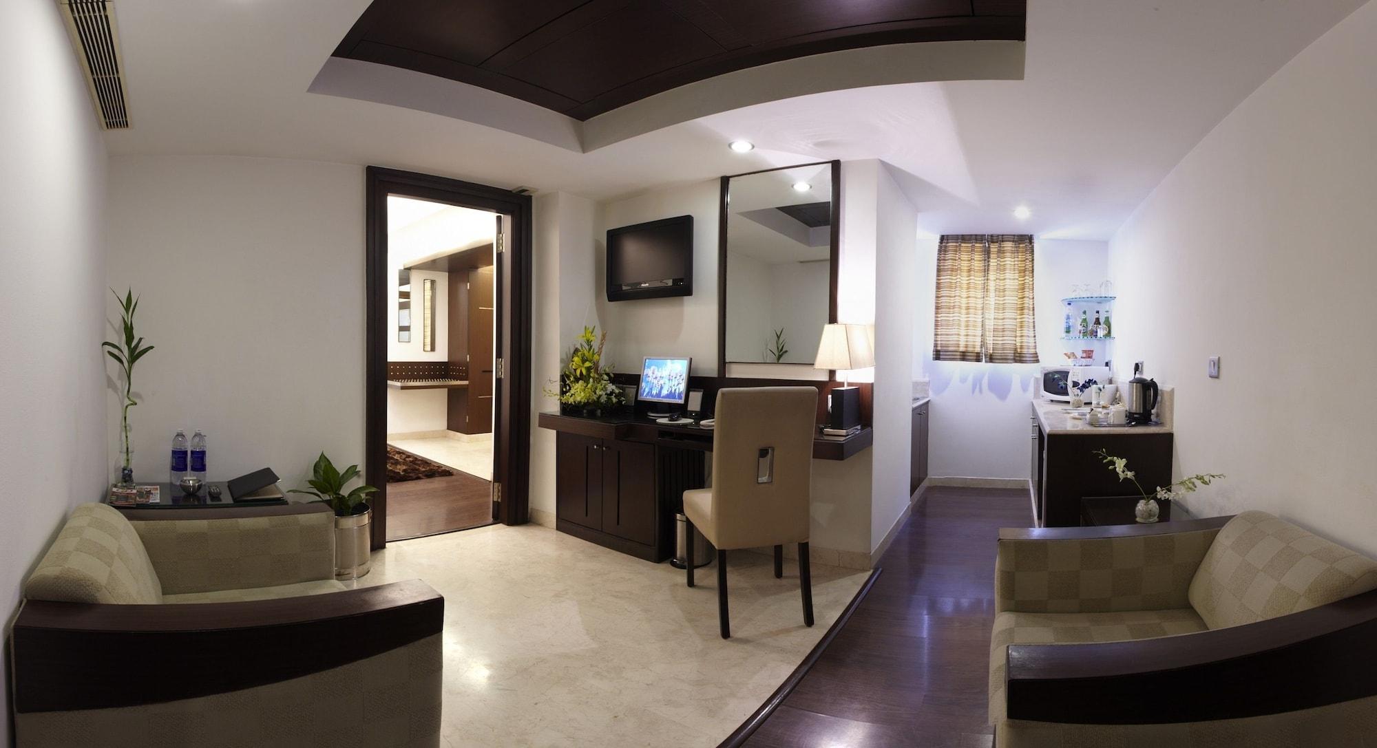 The President Hotel Bangalore Exterior photo