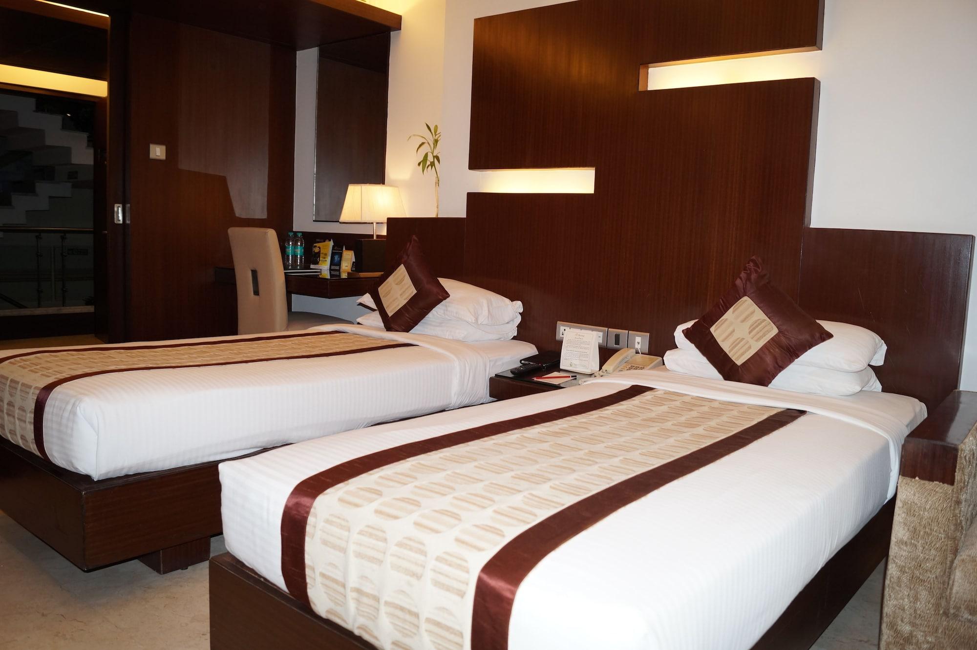 The President Hotel Bangalore Exterior photo