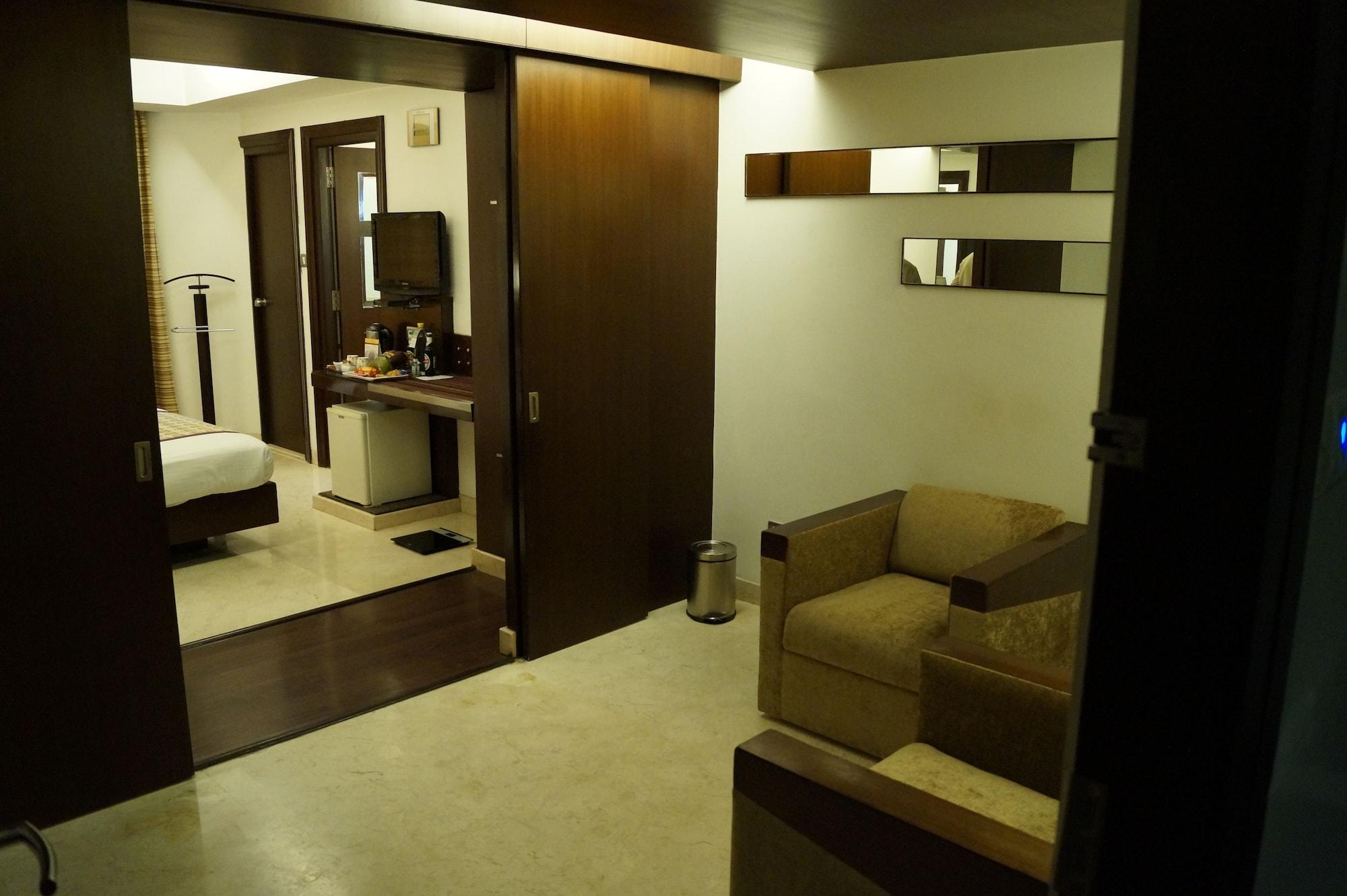 The President Hotel Bangalore Exterior photo