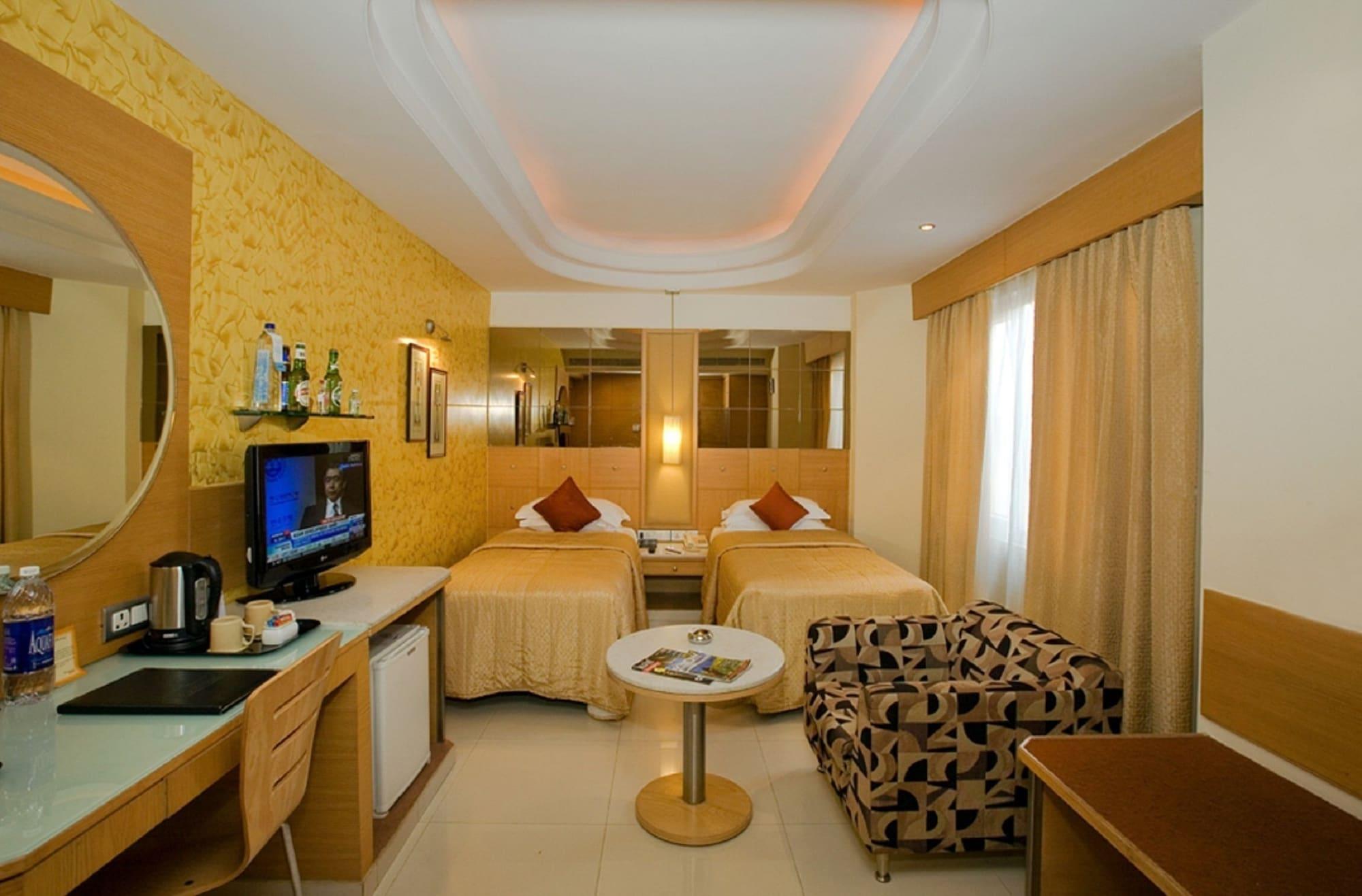The President Hotel Bangalore Exterior photo