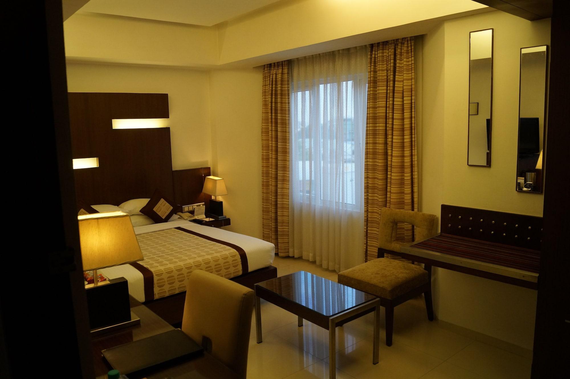 The President Hotel Bangalore Exterior photo
