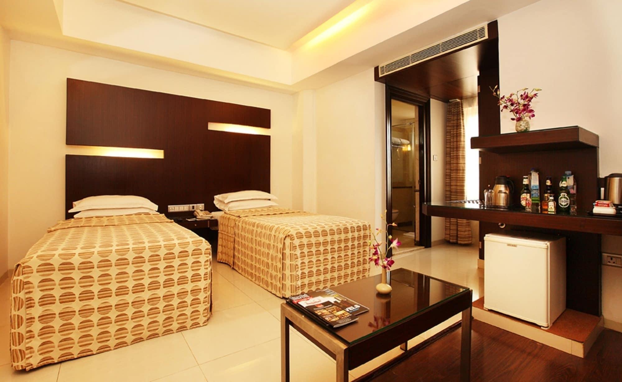 The President Hotel Bangalore Exterior photo