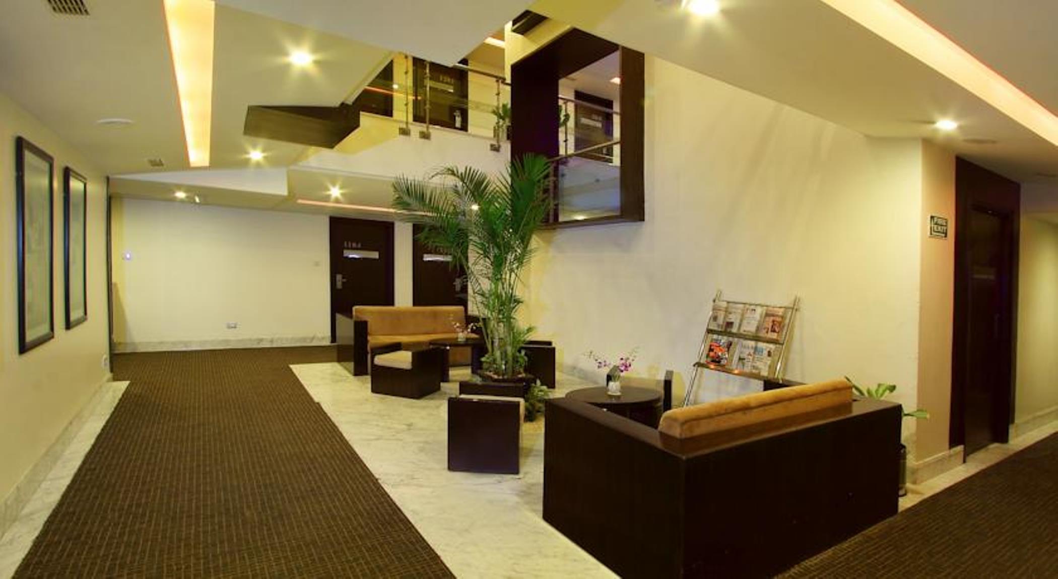 The President Hotel Bangalore Exterior photo