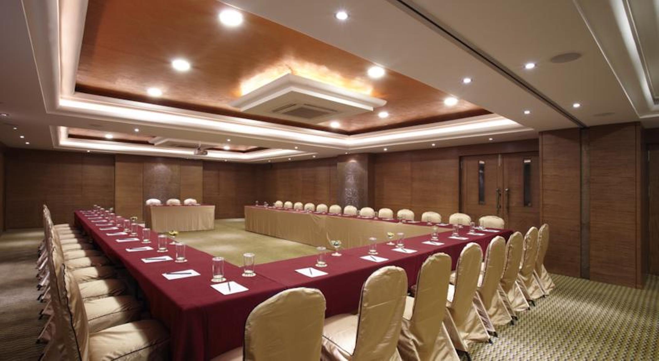 The President Hotel Bangalore Exterior photo