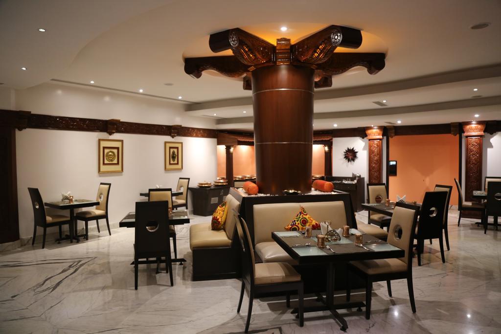 The President Hotel Bangalore Exterior photo